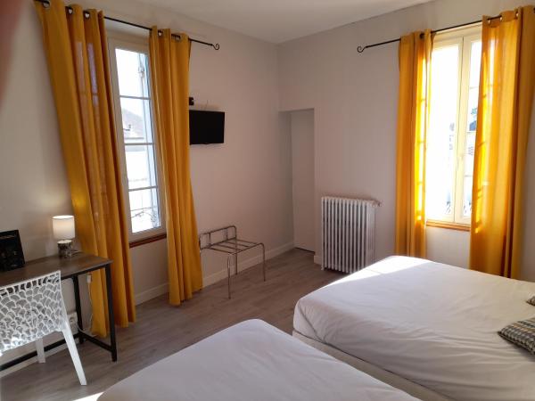 Contact Hotel de France : photo 7 de la chambre chambre triple