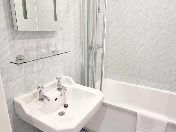 The Guards Hotel : photo 6 de la chambre chambre triple