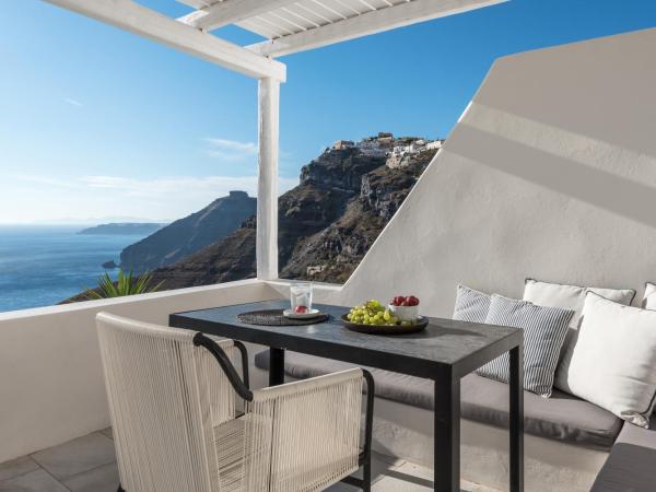 Porto Fira Suites : photo 2 de la chambre suite avec baignoire - vue sur caldeira