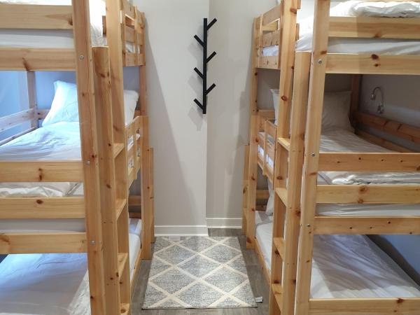JUST SLEEP Hostel : photo 9 de la chambre lit superposé dans dortoir mixte de 12 lits
