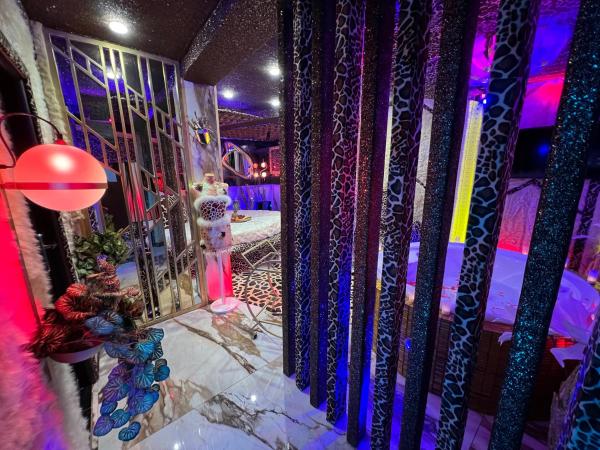 Xcite Hotel Salem : photo 10 de la chambre suite lit king-size avec baignoire spa