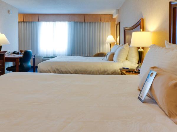 Best Western Plus Suites Downtown Calgary : photo 10 de la chambre chambre 2 lits queen-size avec kitchenette