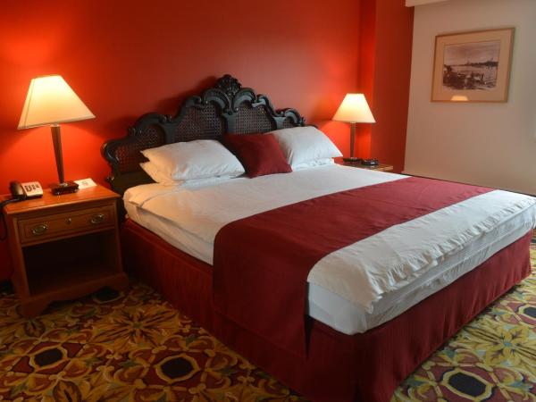 Hotel at the Waldorf : photo 7 de la chambre chambre lit king-size