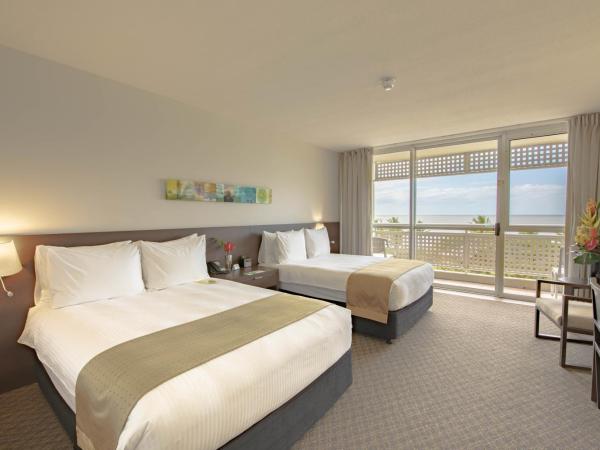 Cairns Harbourside Hotel : photo 1 de la chambre chambre double premium avec 2 lits doubles - front de mer