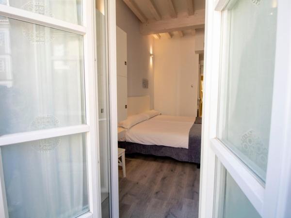 Hotel Alda San Bieito : photo 1 de la chambre chambre double avec balcon