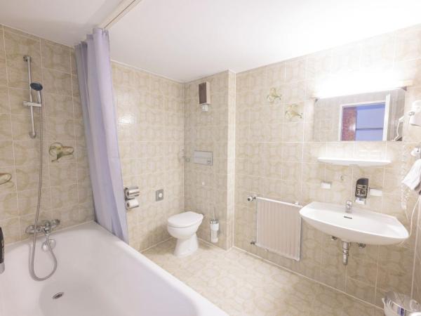 Hotel Astoria Stuttgart City : photo 9 de la chambre chambre triple