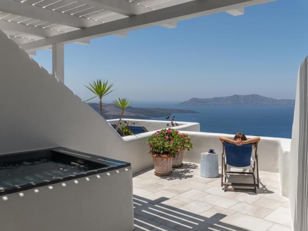 Porto Fira Suites : photo 3 de la chambre suite senior avec jacuzzi - vue sur caldeira