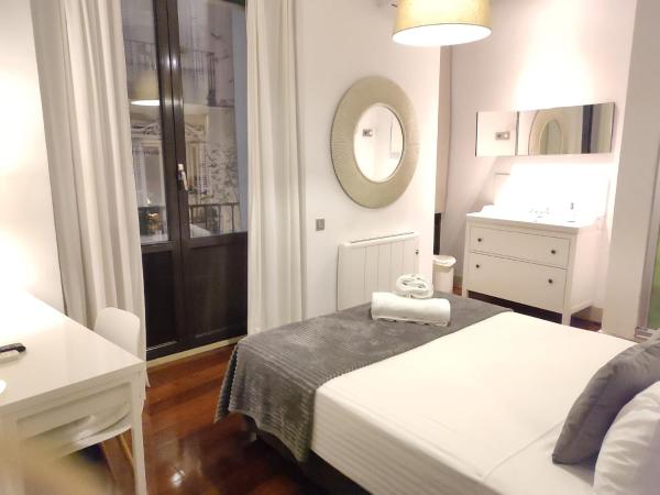 Madrid House Rooms : photo 8 de la chambre chambre lit queen-size avec baignoire spa