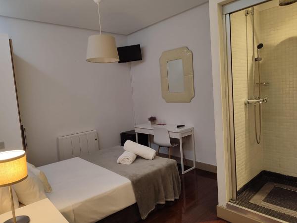 Madrid House Rooms : photo 3 de la chambre chambre double avec salle de bains privative