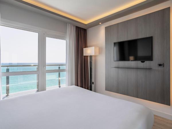 Melia Alicante : photo 4 de la chambre chambre premium communicante