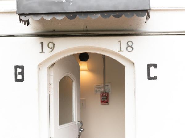 The Esplanade Guesthouse Mansion : photo 2 de la chambre chambre lit queen-size - accessible aux personnes à mobilité réduite