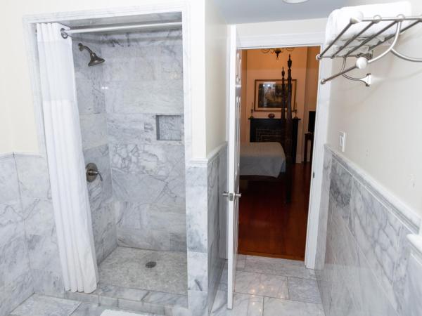 The Esplanade Guesthouse Mansion : photo 5 de la chambre chambre supérieure lit queen-size