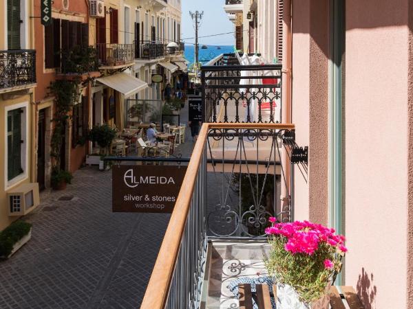 The48suites : photo 6 de la chambre suite supérieure avec balcon