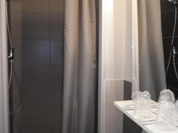 Hôtel De Normandie : photo 6 de la chambre chambre simple avec toilettes communes