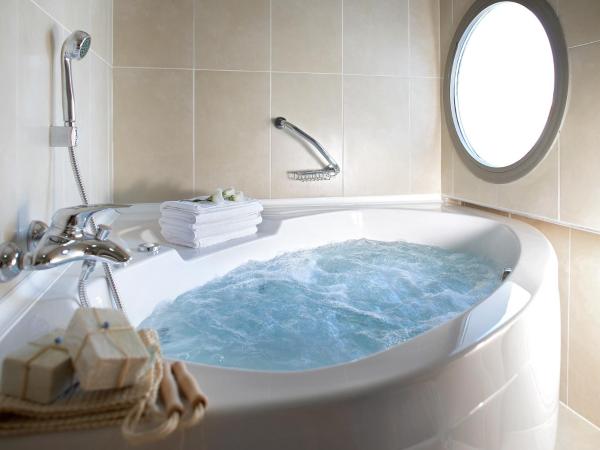 Emre Beach & Emre Hotel : photo 2 de la chambre suite supérieure - vue sur mer