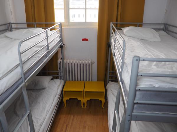 New World St Hostel and Private Room : photo 9 de la chambre chambre quadruple Économique avec salle de bains commune