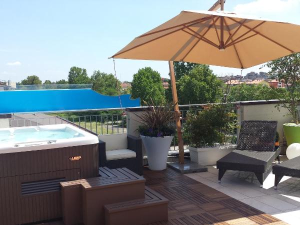 La Grotta Hotel : photo 1 de la chambre chambre lit king-size avec baignoire spa