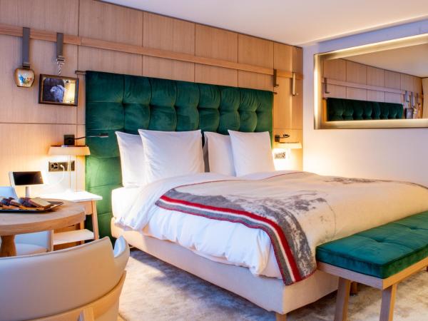 Schweizerhof Zermatt - a Small Luxury Hotel : photo 1 de la chambre suite familiale
