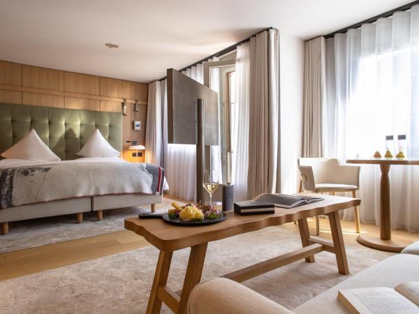 Schweizerhof Zermatt - a Small Luxury Hotel : photo 1 de la chambre suite junior