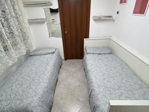 Regy : photo 3 de la chambre chambre lits jumeaux Économique avec salle de bains privative