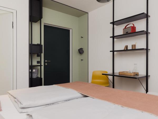 Marktbar Studios - Boutique Aparthotel : photo 10 de la chambre chambre lits jumeaux