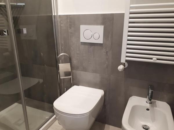 SoleLuna Fiera 6 Rooms : photo 4 de la chambre chambre simple avec salle de bains privative