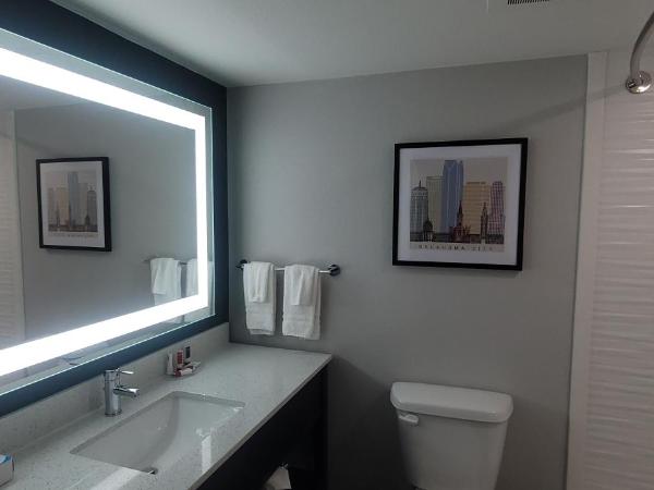 Clarion Pointe OKC Airport : photo 5 de la chambre chambre standard avec 2 lits queen-size - non-fumeurs