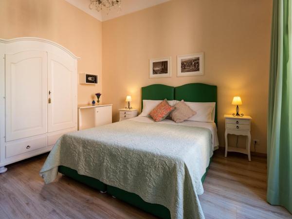 Valentina : photo 2 de la chambre chambre double ou lits jumeaux avec balcon