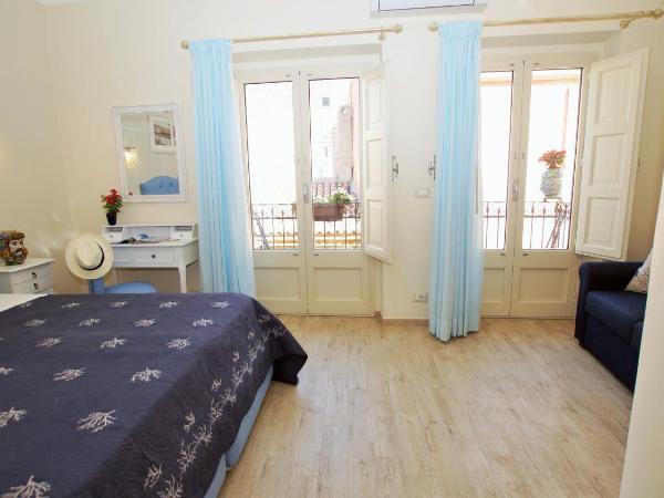 Valentina : photo 4 de la chambre chambre double ou lits jumeaux supérieure avec vue sur ville