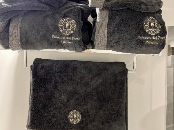 Palazzo del Poeta - Dimora Contemporanea : photo 3 de la chambre chambre double supérieure