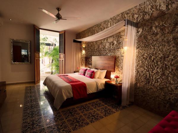 Casa de Las Palomas Boutique Hotel by Paloma's Hotels - Adults Only : photo 2 de la chambre chambre lit king-size - vue sur jardin