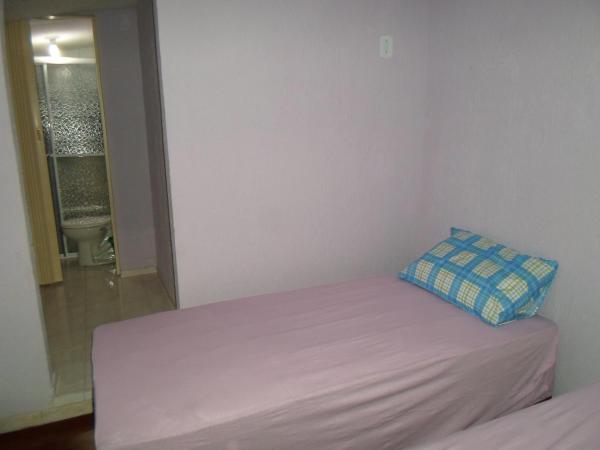 Assel Pousada Xaxim : photo 4 de la chambre chambre familiale avec salle de bains