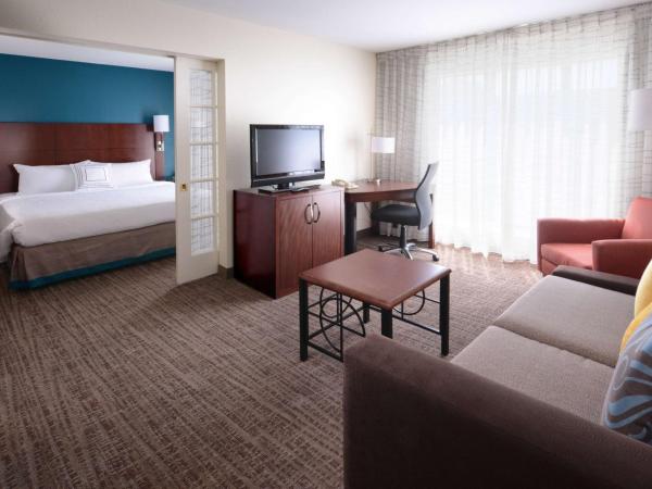 Sonesta ES Suites Dallas Medical Market Center : photo 2 de la chambre suite 1 chambre lit king-size
