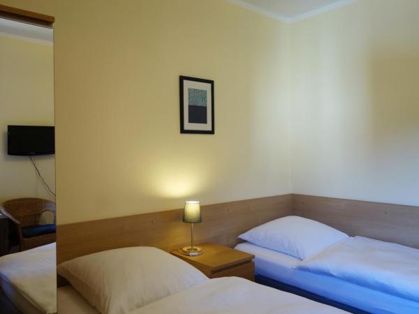 Pension am Helenenwall : photo 3 de la chambre chambre double ou lits jumeaux