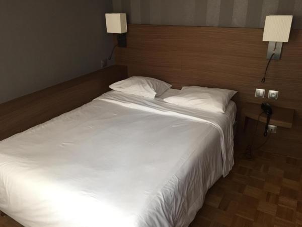 Hotel Restaurant Au Cerf d'Or : photo 4 de la chambre chambre simple avec douche 