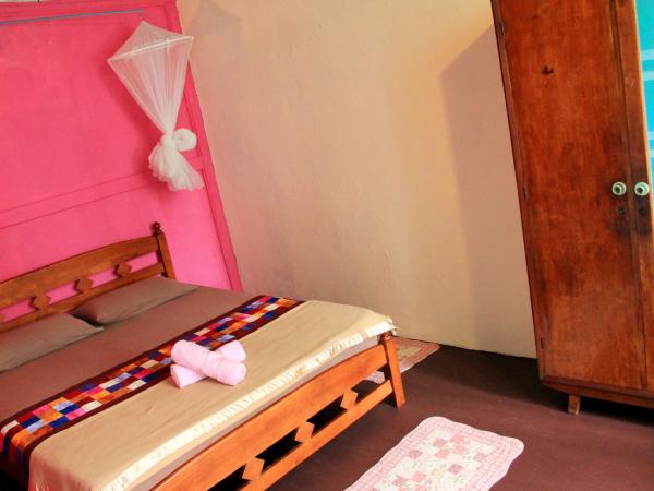 MoonTree47 : photo 3 de la chambre chambre double standard avec salle de bains commune