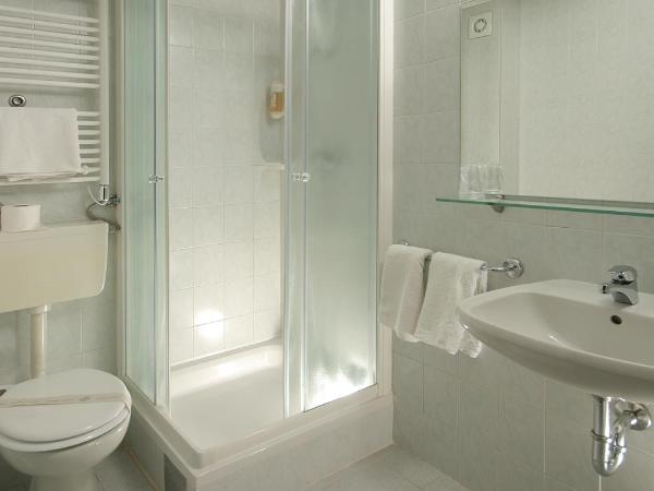 Hotel Trogirski Dvori : photo 9 de la chambre chambre triple avec balcon