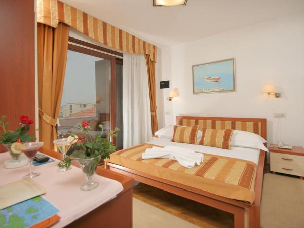 Hotel Trogirski Dvori : photo 2 de la chambre chambre double avec balcon