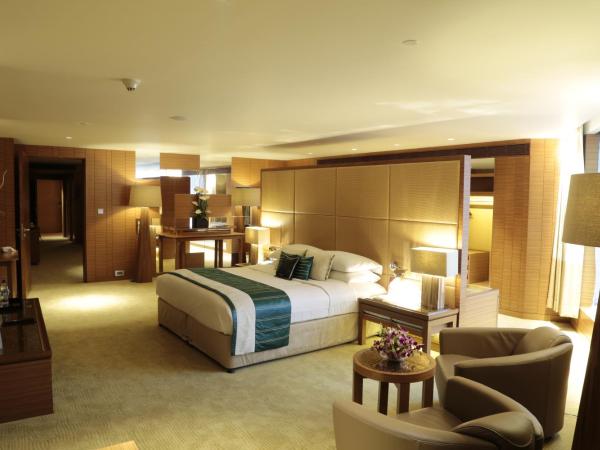 Hotel Sahara Star : photo 4 de la chambre suite lit king-size neptune avec baignoire - vue sur ville (non-fumeurs)