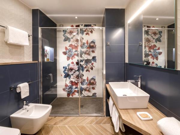 Hotel Baylle : photo 5 de la chambre suite junior avec balcon