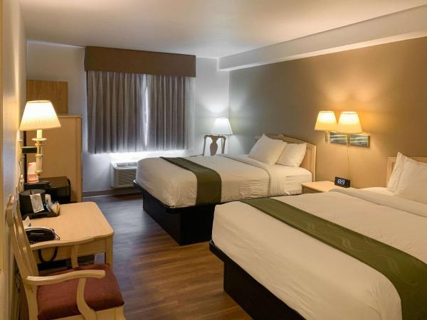 Quality Inn Albuquerque East I-40 Juan Tabo Exit : photo 4 de la chambre chambre standard avec 2 lits queen-size - non-fumeurs