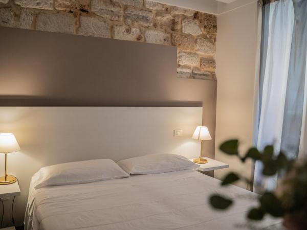 Hotel Mediterraneo : photo 5 de la chambre chambre double ou lits jumeaux