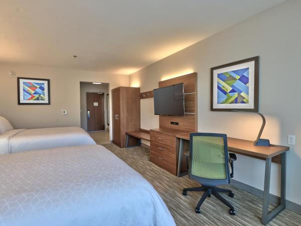 Holiday Inn Express & Suites - Albuquerque East, an IHG Hotel : photo 8 de la chambre chambre standard avec 2 lits queen-size