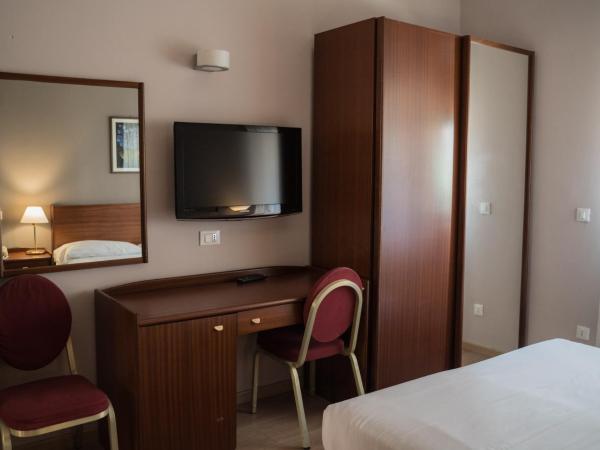 Hotel Mediterraneo : photo 2 de la chambre chambre double ou lits jumeaux Économique