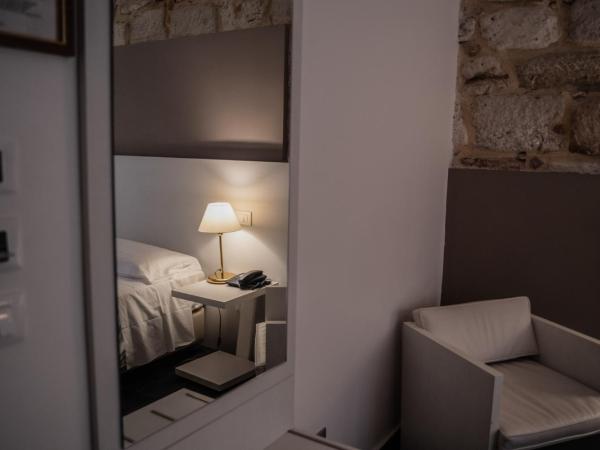 Hotel Mediterraneo : photo 7 de la chambre chambre double ou lits jumeaux