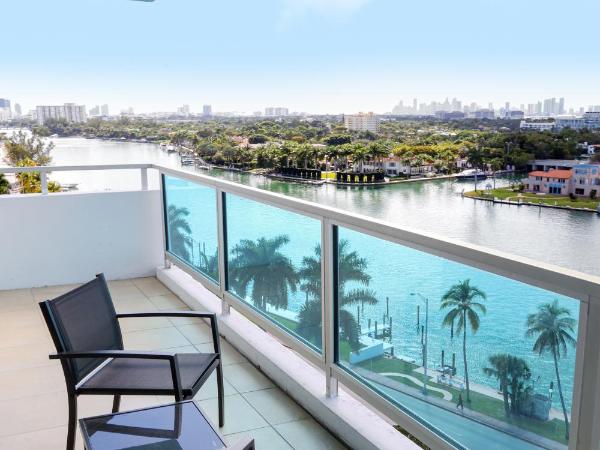 Seacoast Suites on Miami Beach : photo 1 de la chambre suite d'angle principale avec 2 chambres, 2 salles de bains et cuisine - vue sur baie