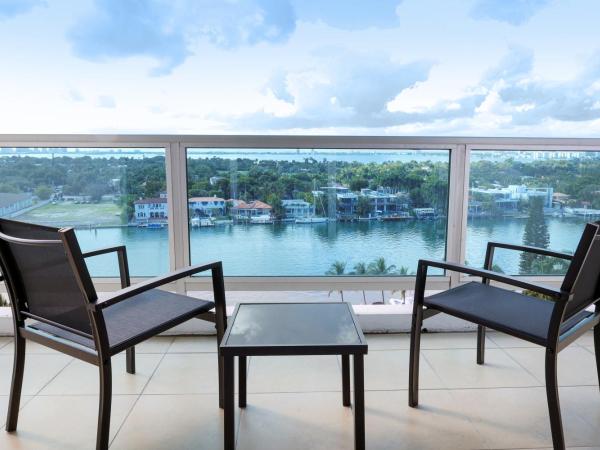 Seacoast Suites on Miami Beach : photo 2 de la chambre suite premier 3 chambres avec 2 salles de bains et cuisine en granit - vue sur baie
