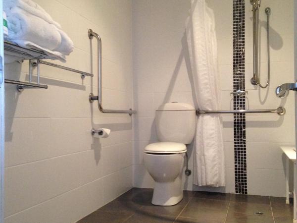 Auldington Hotel : photo 1 de la chambre chambre lit queen-size - accessible aux personnes à mobilité réduite