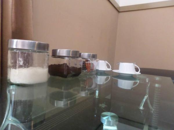 Ndalem Suratin Guesthouse : photo 2 de la chambre suite