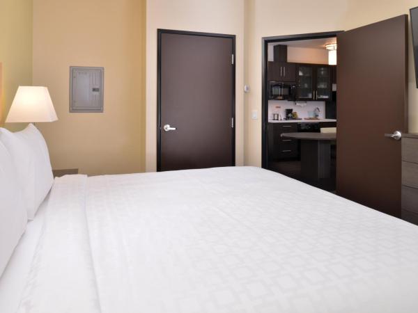 Candlewood Suites - Austin Airport, an IHG Hotel : photo 8 de la chambre suite 1 chambre lit king-size